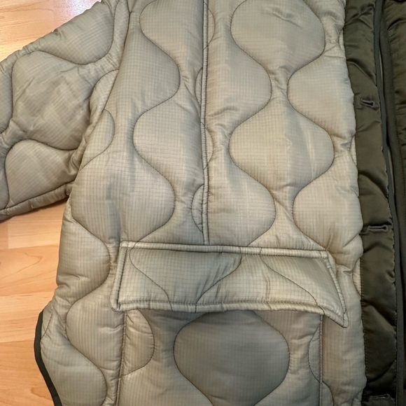 Super rare moss green teddy quilted jacket from The Frankie Shop! - Picture 5 of 7